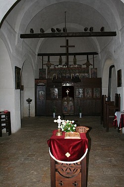 Црква у Сирогојну