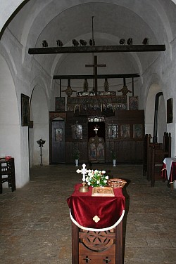 Црква у Сирогојну - Величанствени иконостас цркве у Сирогојну из осамнаестог века са вредним иконама које су део заштићене културне баштине