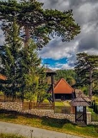 Српске Православне цркве и манастири на Златибору